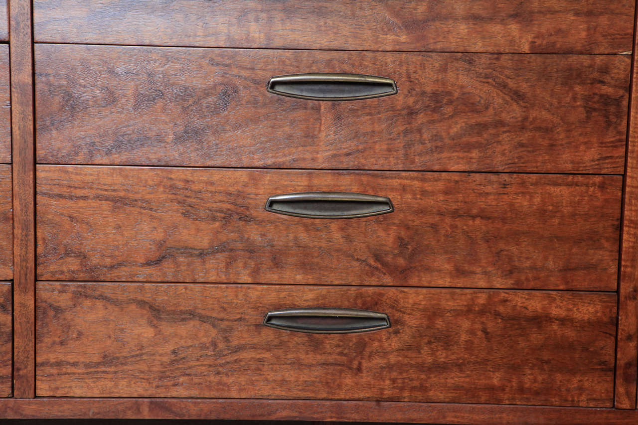 George Nakashima Dresser for Widdicomb In Excellent Condition For Sale In Nashville, TN